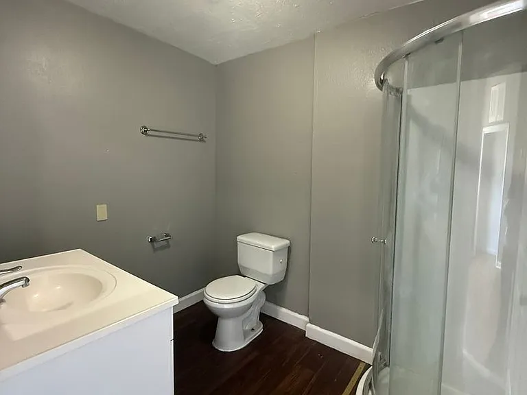 416 W Lombard St — Photo 8