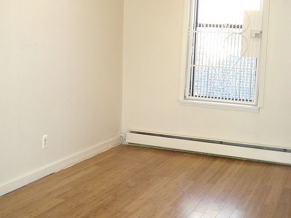 2nd image of 539 Throop Ave APT 4