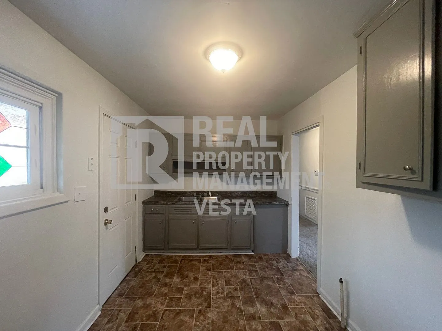 3 bed, 2.0 bath, 1224 sqft, $930 — Photo 4