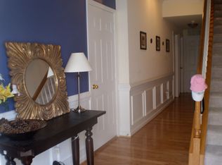 143 Madison Square Ln, Cary, NC 27513