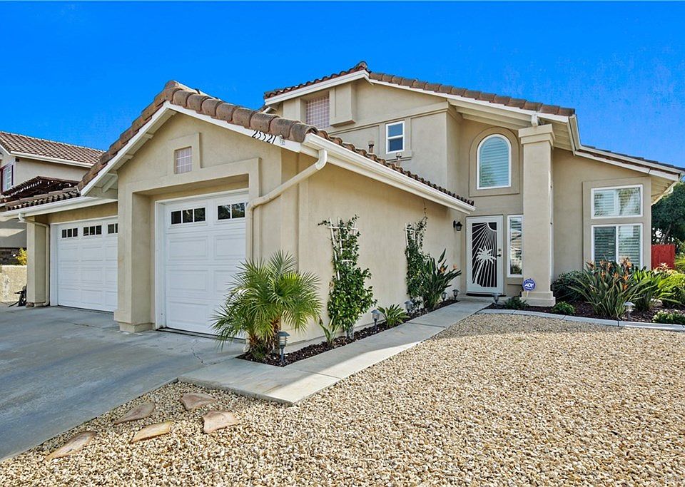1st image of 25521 Cliffrose Dr