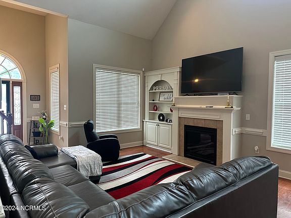 5th image of 867 Live Oak Lane