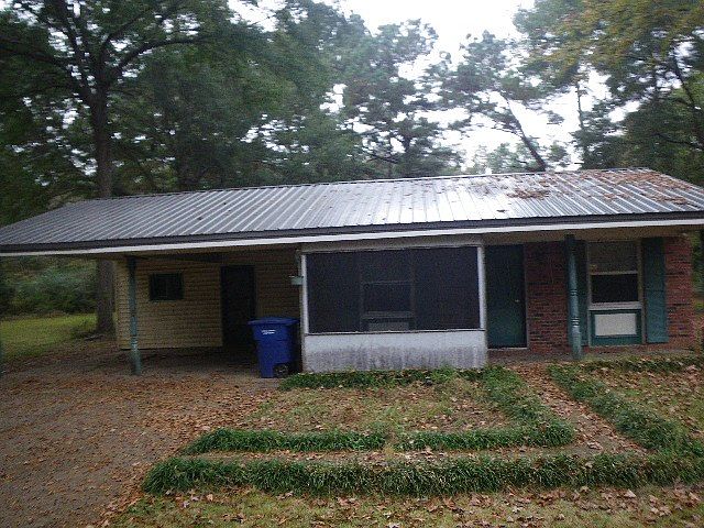 1st image of 206 Gordon Dr #1/2