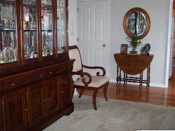4th image of 44 Highland Dr