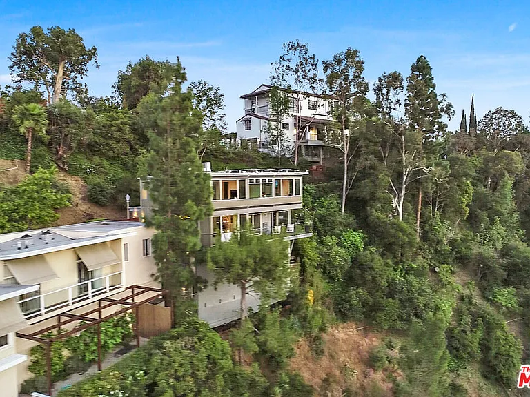 9416 Beverly Crest Dr — Photo 57