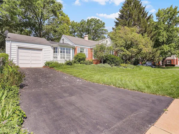 2 Winnetka Ln, Saint Louis, MO 63122