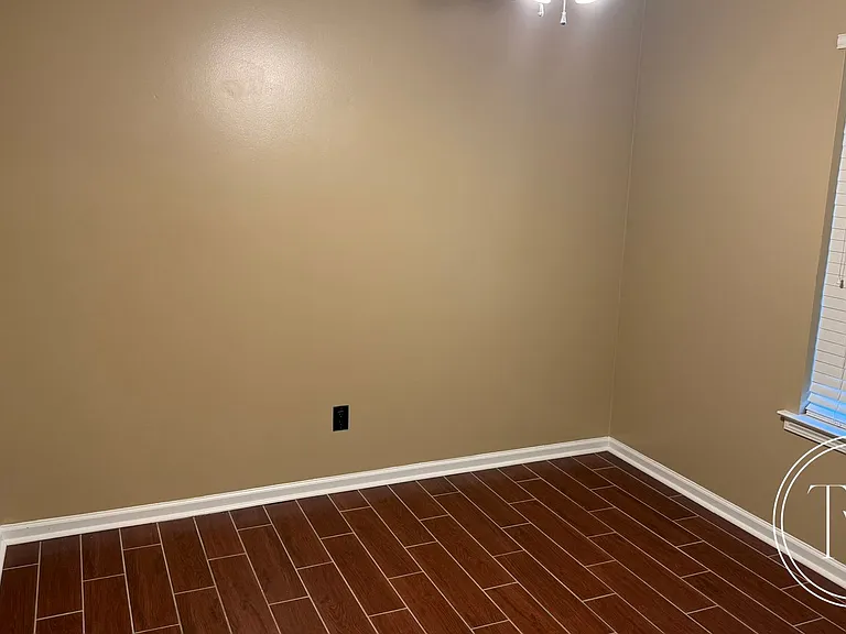 142 NE Shayna Dr — Photo 6