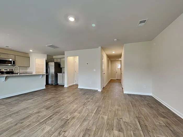 4 bed, 2.5 bath, 1783 sqft, $2,095 — Photo 4
