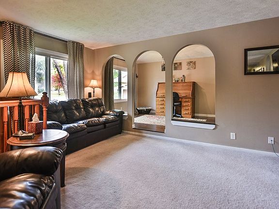4th image of 3507 Daniell Cir