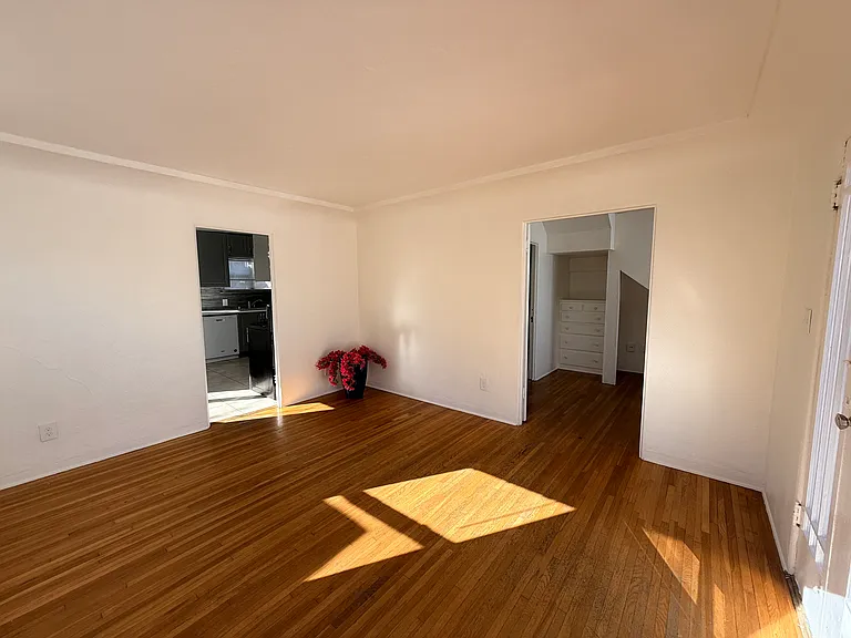 418 D Ave — Photo 10