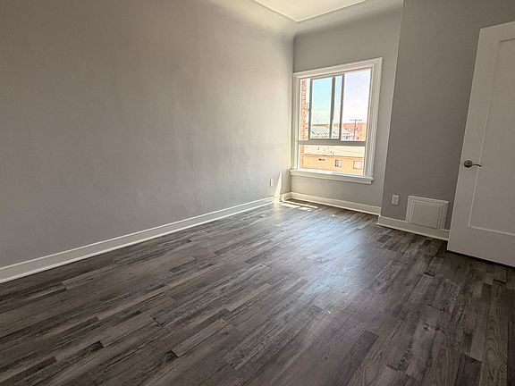 4th image of 5503 W Romaine St #202
