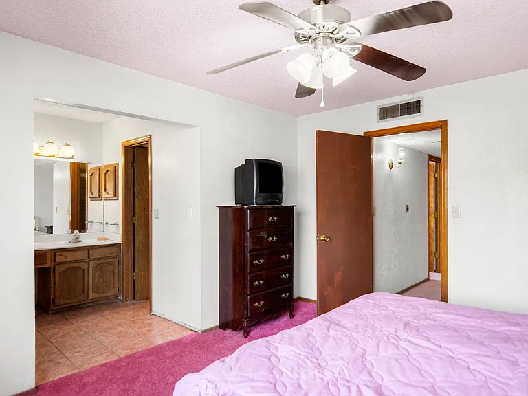 1300 James Kelley Dr — Photo 7