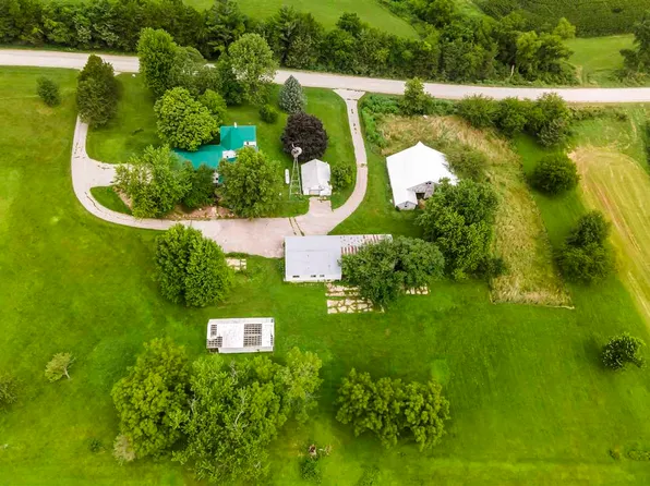 4263 210th St NE, Solon, IA 52333