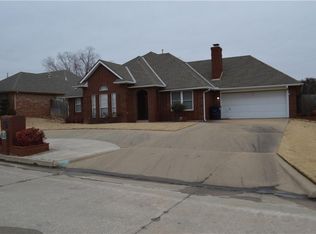 1306 Windsor Pl, Shawnee, OK 74804