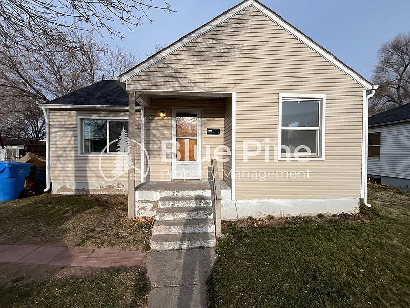 5 bed, 1.5 bath, 1192 sqft, $1,295 — Photo 2