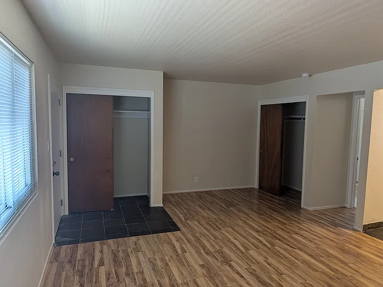 1422 Lincoln Ave #5 — Photo 2