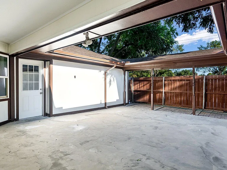 2416 Kimberly Ln — Photo 27