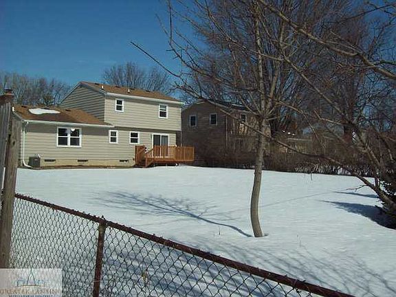 2nd image of 1445 E Ramblewood Dr