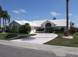 1206 Peridot Ln, Sun City Center, FL 33573