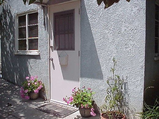 1st image of 10471 Kimbark Ave