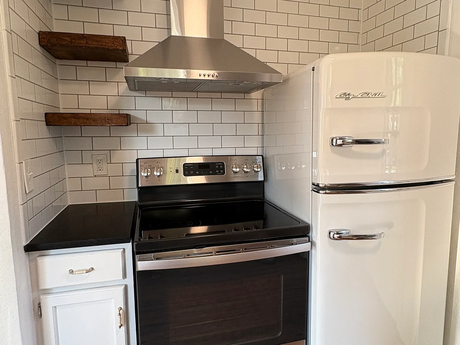 2 bed, 984 sqft, $2,000 — Photo 3