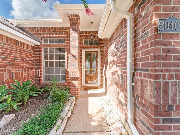 2nd image of 20403 Garden Falls Ct