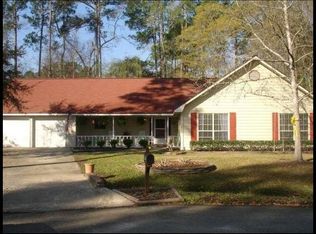 515 Creek View Dr, Hinesville, GA 31313