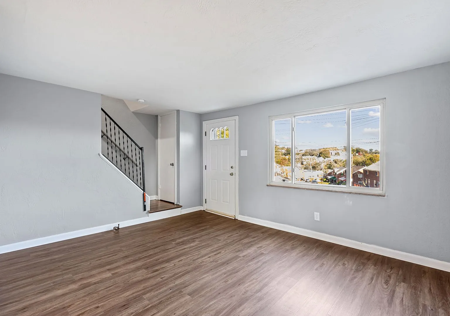Renovated 2BR/1BA Duplex Special 15/18-Month Rent Discount! Available December 2026 — Photo 4