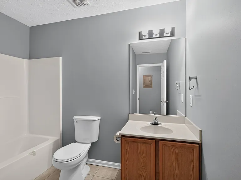Shelbyville Place — Photo 11