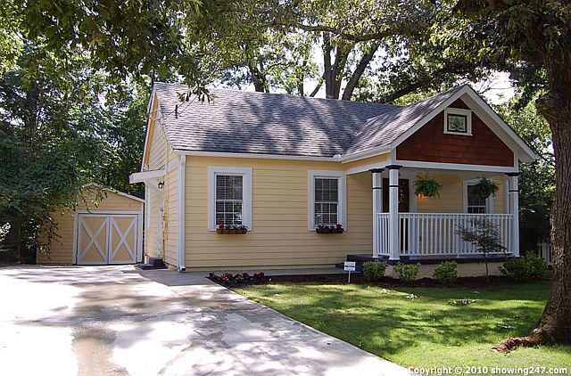 Pull into the drive of your new home in Kirkwood