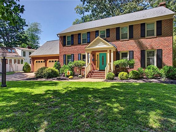 3rd image of 303 Parkway Dr