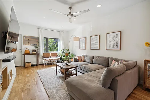 427 Moyer St Photo 1