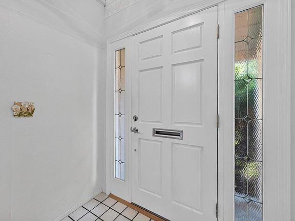 4th image of 774 Regent Park Dr