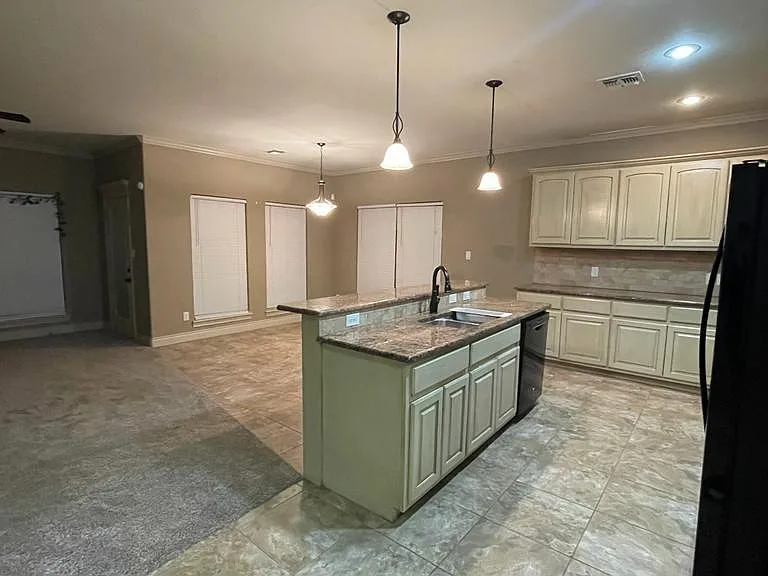8008 SW Powell Ct — Photo 7