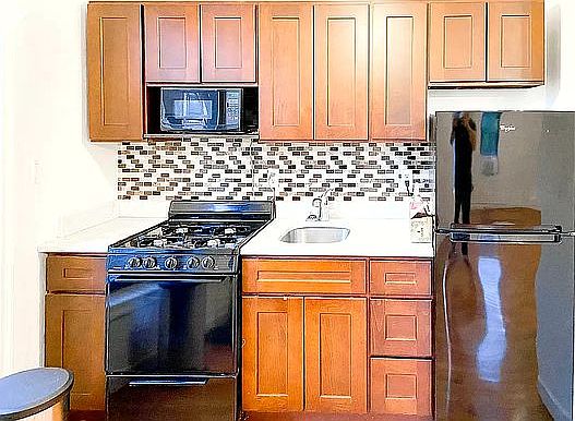 3rd image of 644 Driggs Ave APT 4