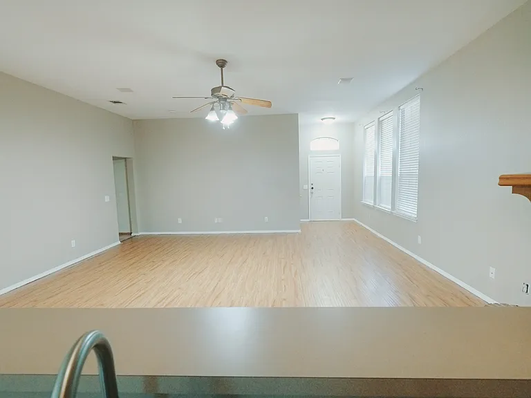 218 Canyon Lake Dr — Photo 7