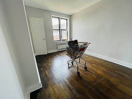5th image of 3900 Kings Hwy #30C