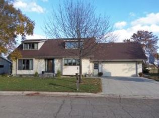 411 Birch Ave, Morris, MN 56267