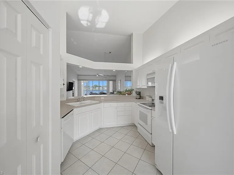 3320 W Crown Pointe Blvd #201 — Photo 9
