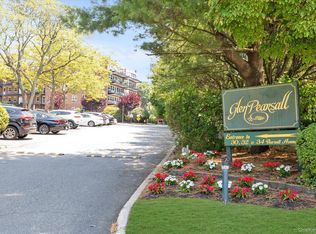 32 Pearsall Avenue #3F, Glen Cove, NY
