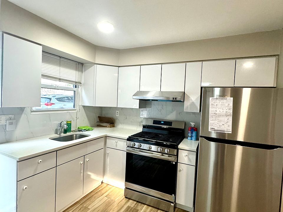 1st image of 37 Mulberry Cir #1