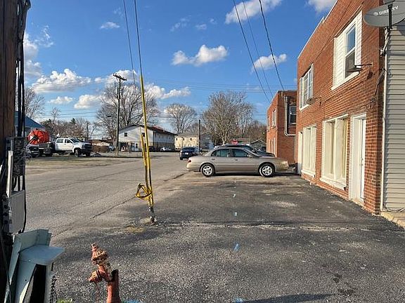 street / parking view looking north