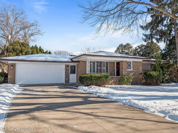 53336 Dryden St, Shelby Township, MI 48316