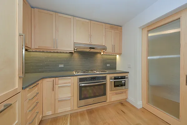 Rented by The Dermot Realty Management Company | media 25