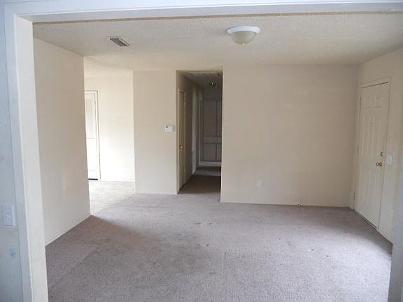 3rd image of 926 Pleasant Hills Dr