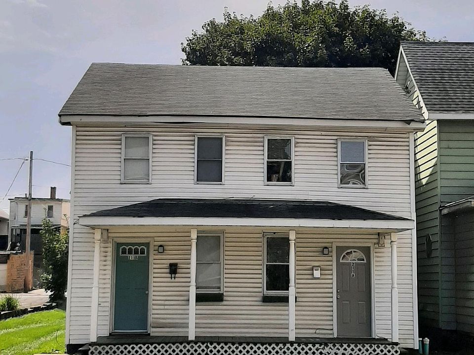 Front of building. Unit on right for rent.