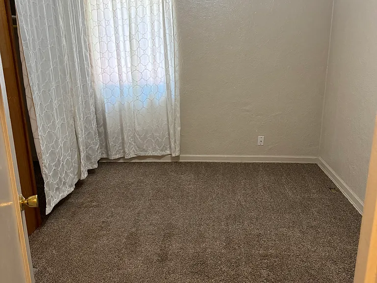 1342 Texas Ave — Photo 12
