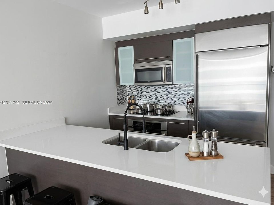 1st image of 500 Brickell Ave APT 1806