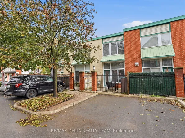 170 Cathcart St #7, Ottawa, ON K1N 5B9