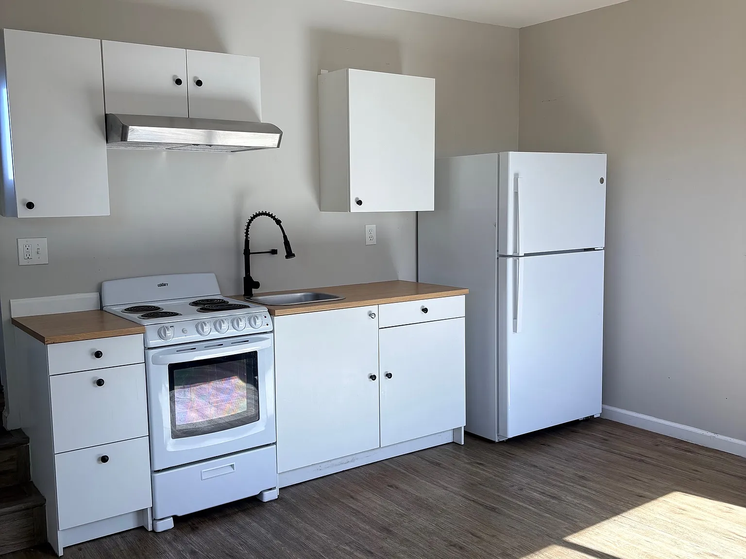 1 bed, 650 sqft, $1,800 — Photo 2